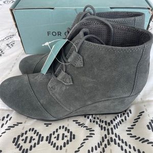 Toms Kala Forged Iron Grey Suede Size 9